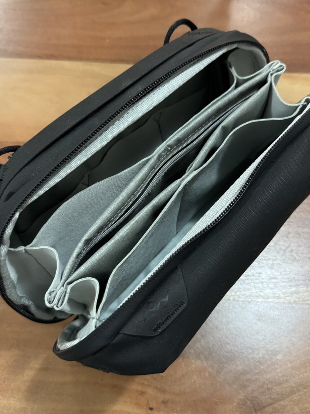 Peak Design Tech Pouch – black cable organizer